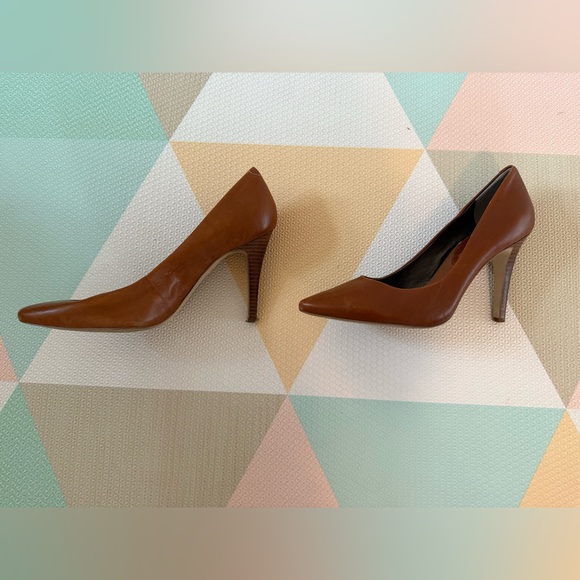 Banana Republic Tan Leather Heels Size 10 - Picture 2 of 6